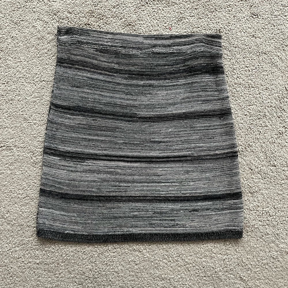 Women’s Skirt - Picture 4 of 6